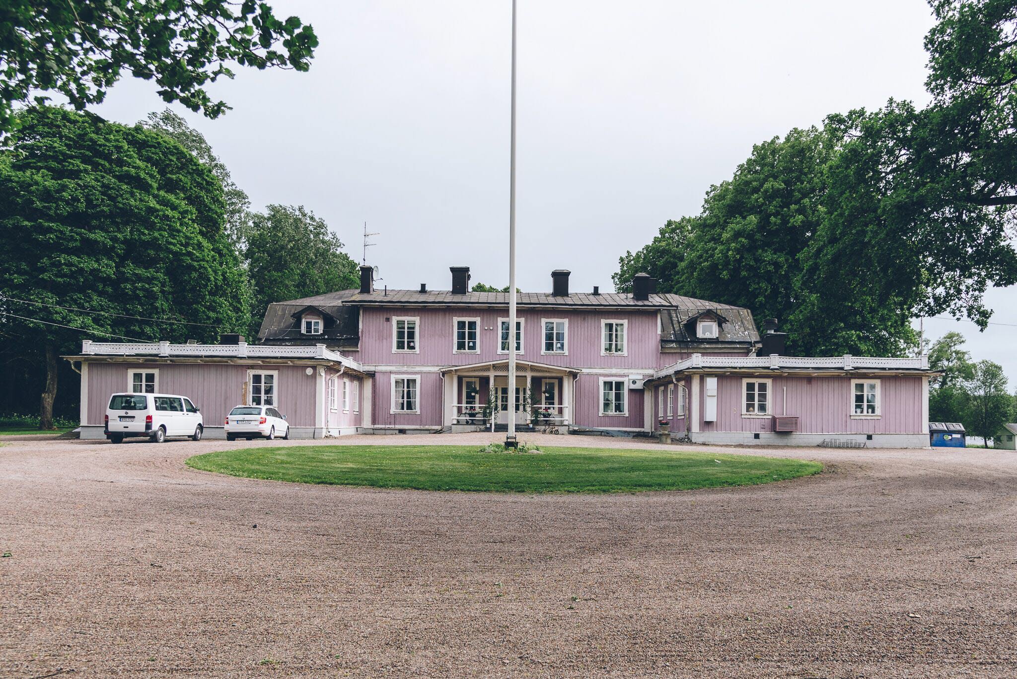A house with trees in the background