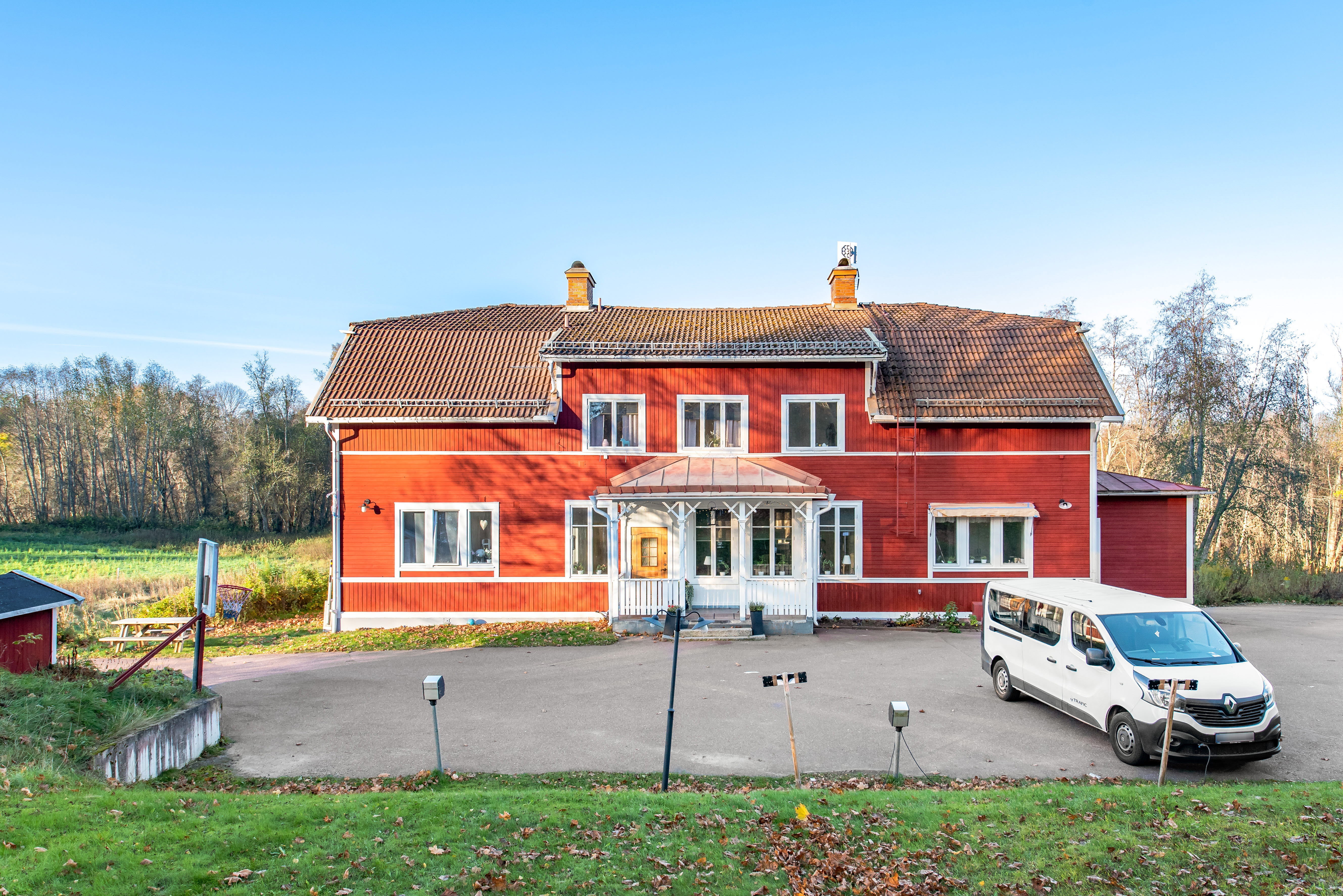 A car parked in front of a house