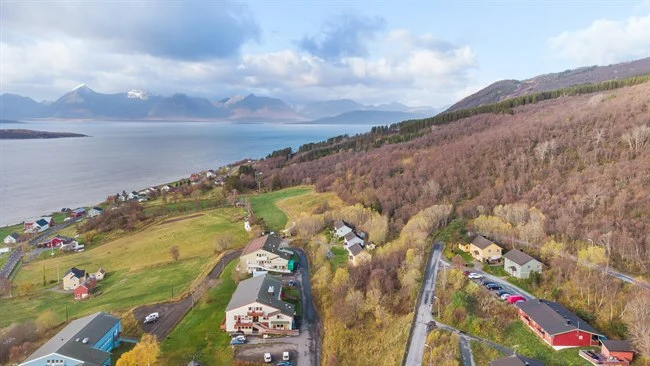 Utendørs bolig i Kvæfjord, HOT