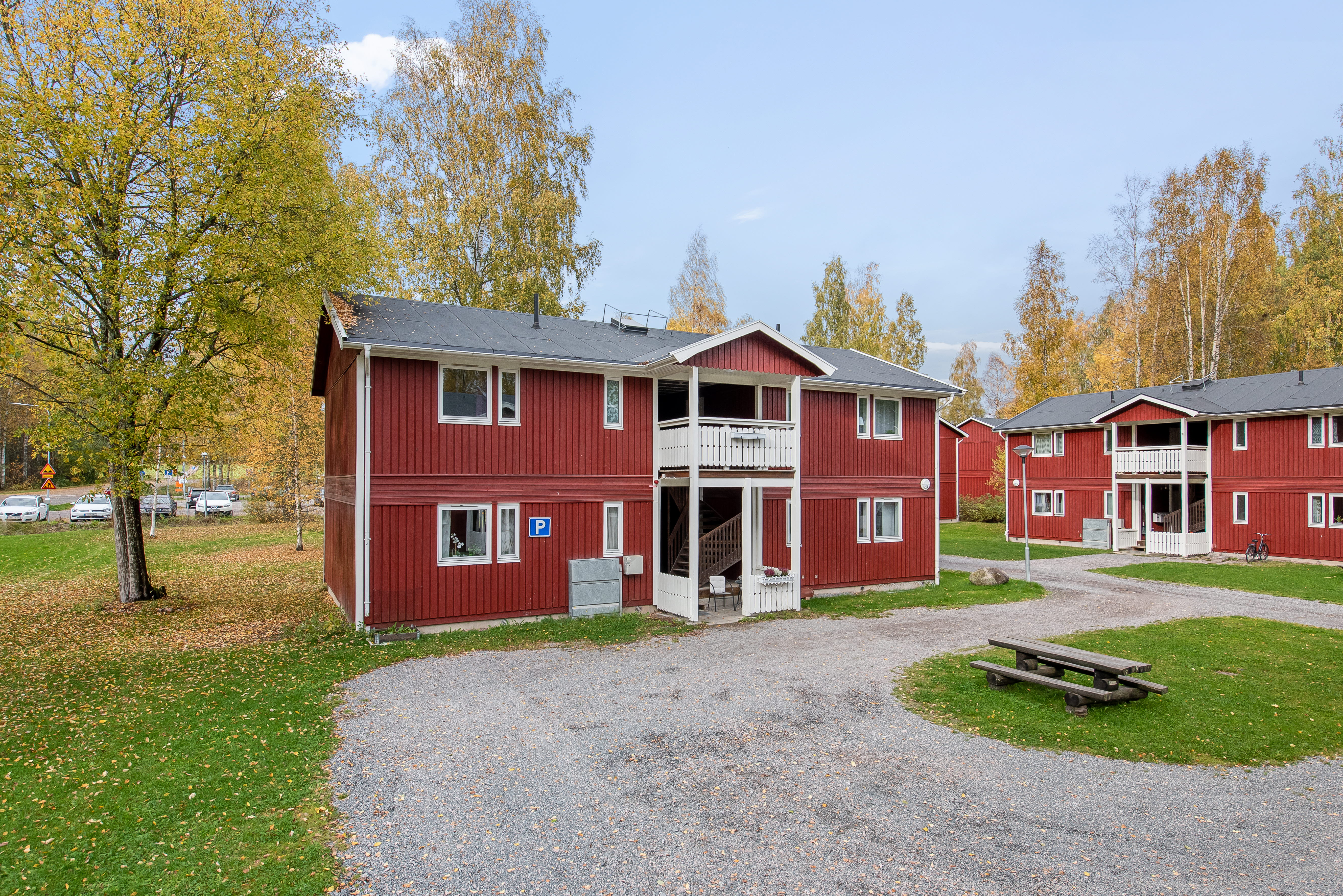 A small house in a yard