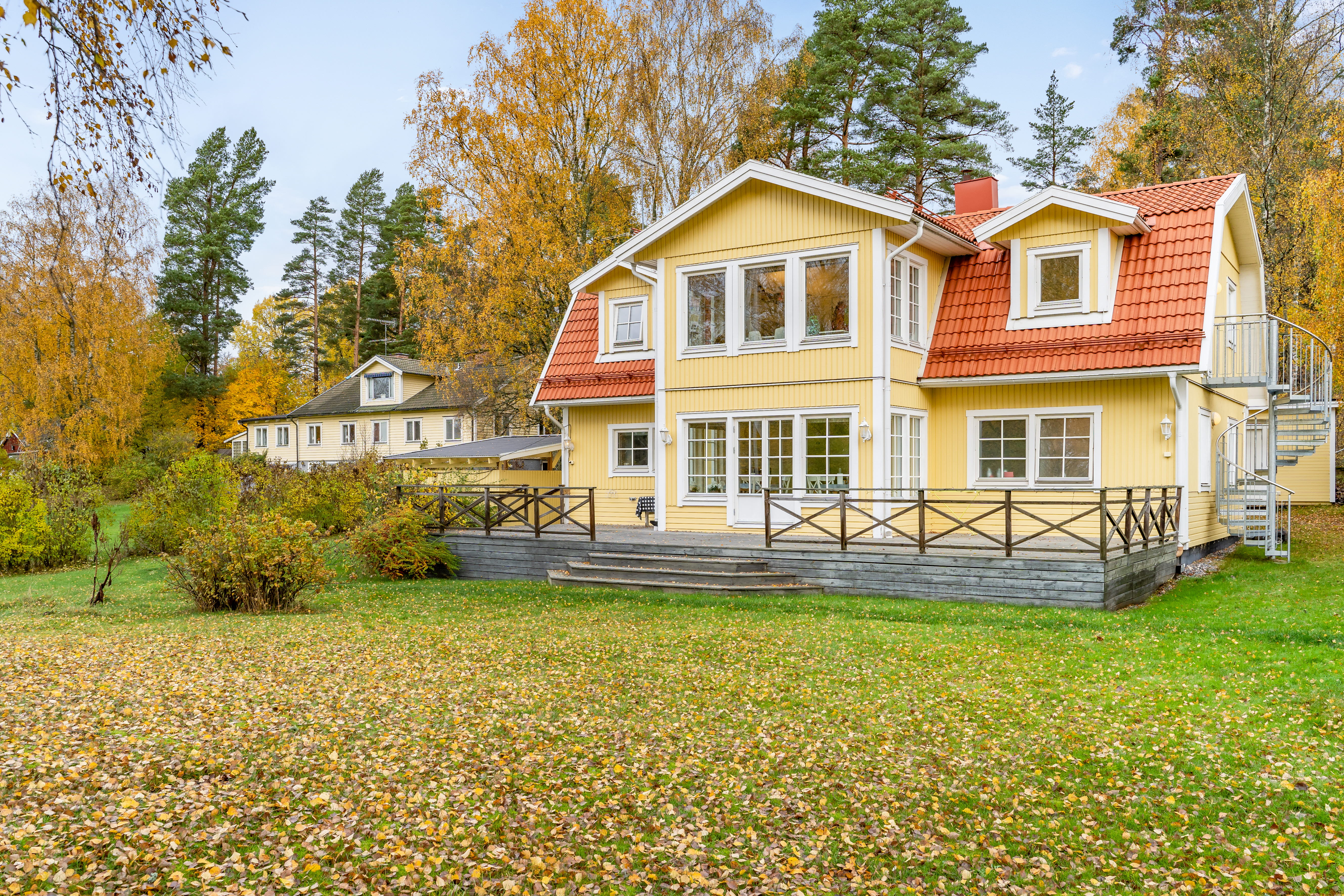 A large lawn in front of a house