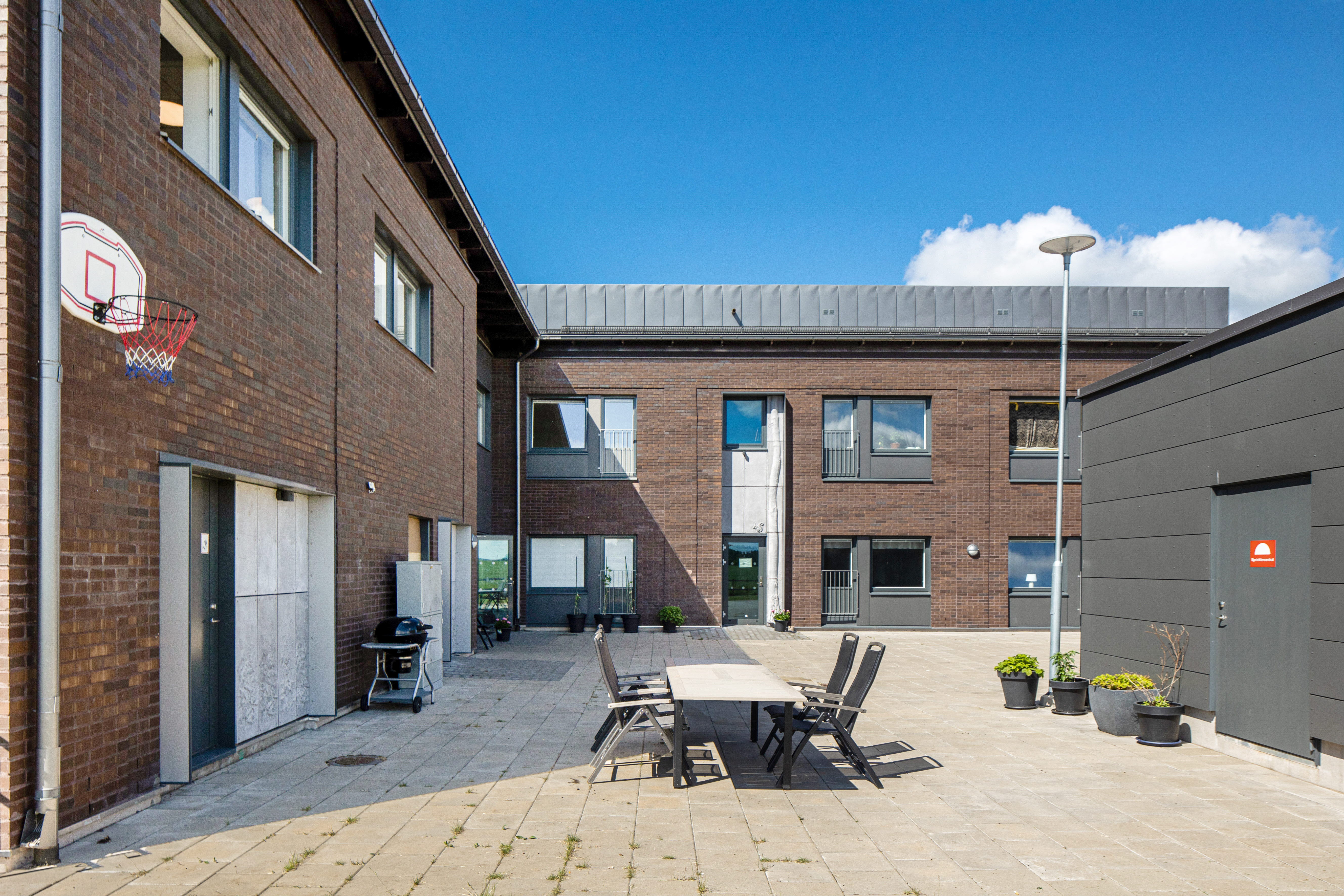 A brick building