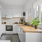 A view of a kitchen