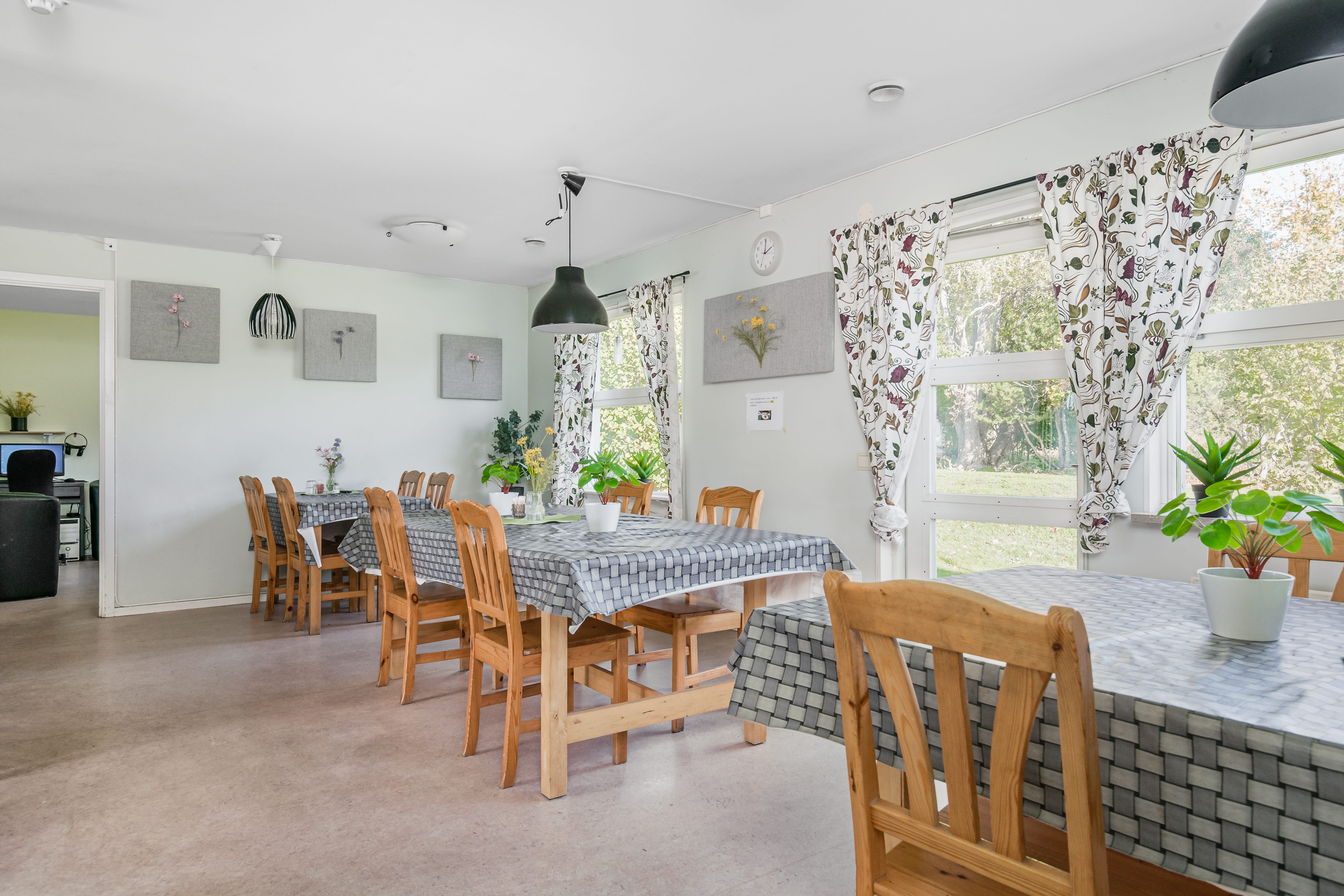 A dining room table